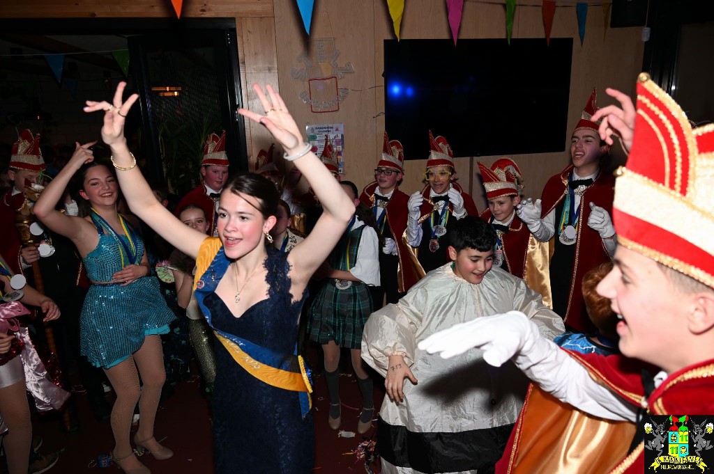 ../Images/Jeugddisco Glow in the Dark 088.jpg